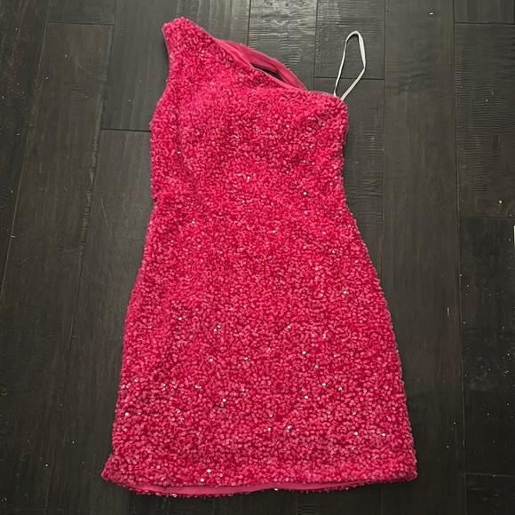 beautiful homecoming or fancy dress! the back is ver flattering on! - Picture 1 of 3